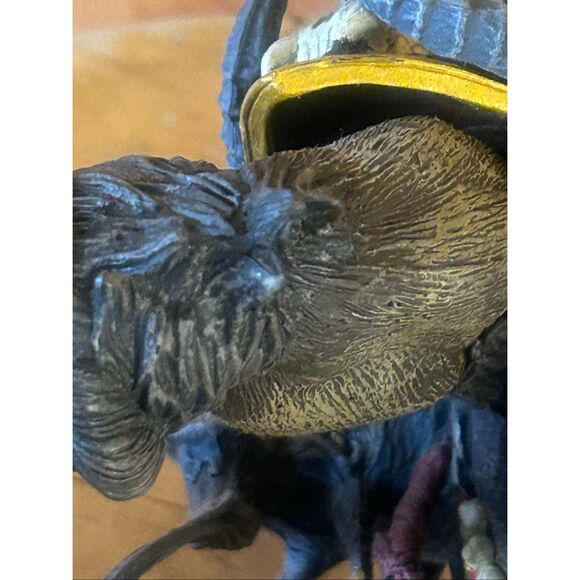 DC Unlimited Direct World Of Warcraft Korg Highmountain Tauren Hunter Blizzard ( - Picture 7 of 8